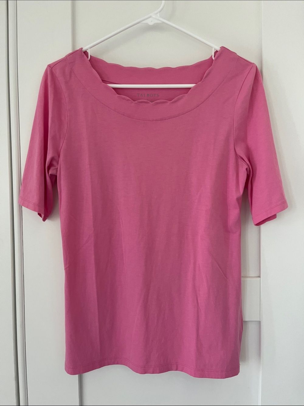 Talbots Bright Pink Scalloped Neck Short Sleeve Tee
